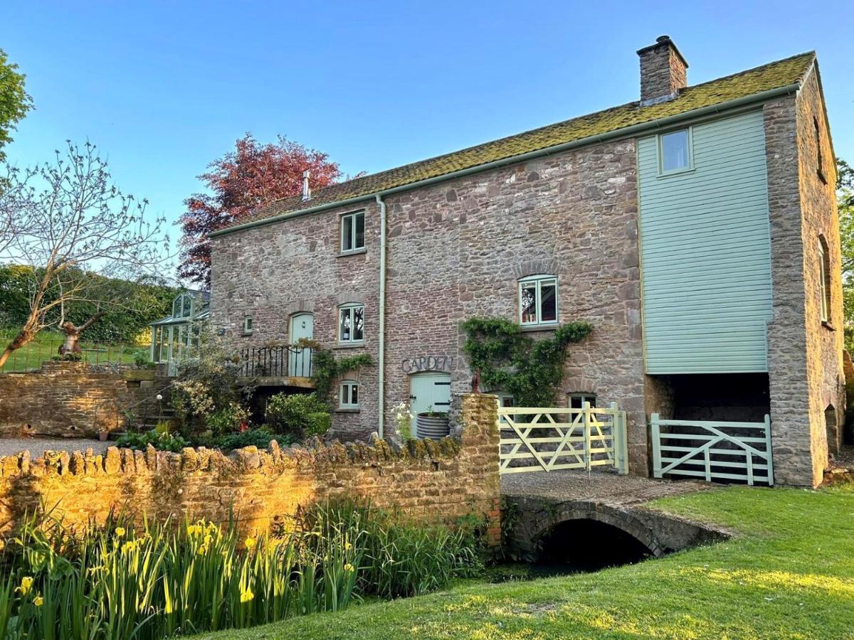 Beautiful Old Water Mill In Rural Herefordshire Exteriér fotografie
